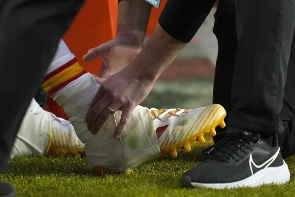 Nfl cleats 218 sale